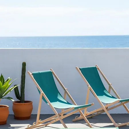 Rooftop Terrace Apartment With Beach Views Vakantiehuis *